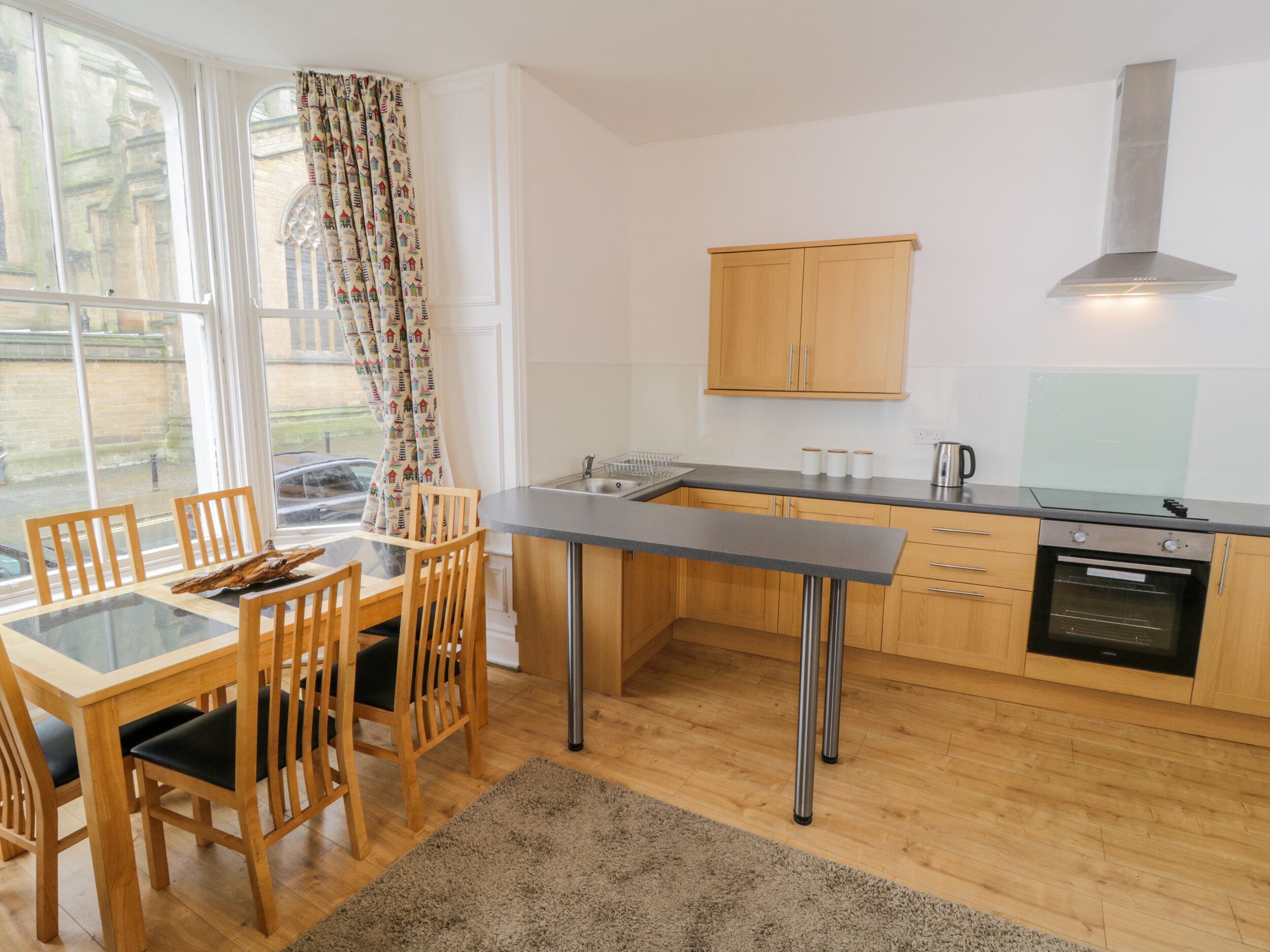 Cottage | Private kitchen | Fridge, microwave, electric kettle, toaster