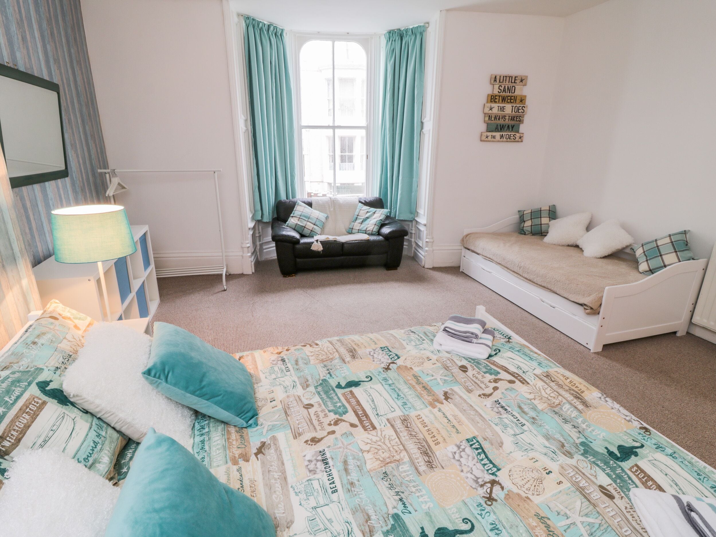 Cottage | 2 bedrooms, individually decorated, individually furnished, free WiFi