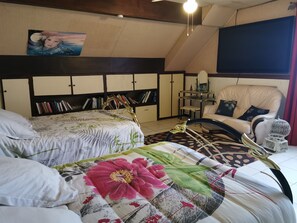 Individually decorated, individually furnished, soundproofing - Au Jardin Fleuri (Azay-sur-Thouet)