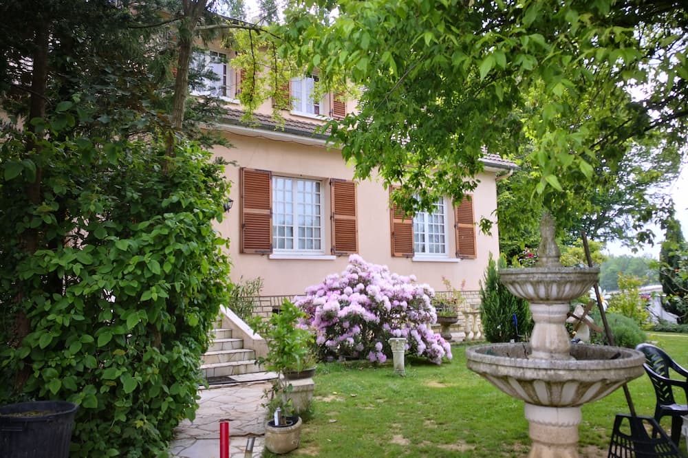 Au Jardin Fleuri
