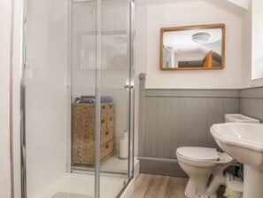 Cottage | Bathroom | Shower - Dove Cottage (Abergele)