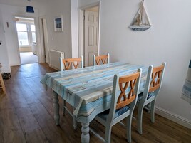 Cottage | Private kitchen | Fridge, microwave, dishwasher, electric kettle