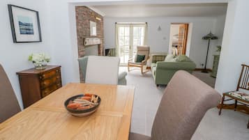 Cottage | Interior