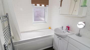 Cottage | Kamar mandi | Shower