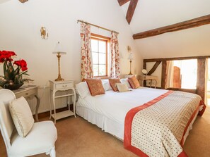 5 bedrooms, individually decorated, individually furnished, free WiFi