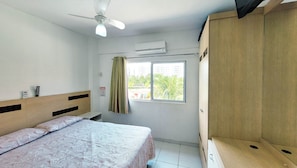 Apartemen | 1 kamar tidur, brankas, tirai kedap cahaya, dan setrika/meja setrika