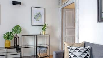 Apartment, 2 Bedrooms | Living room | Flat-screen TV