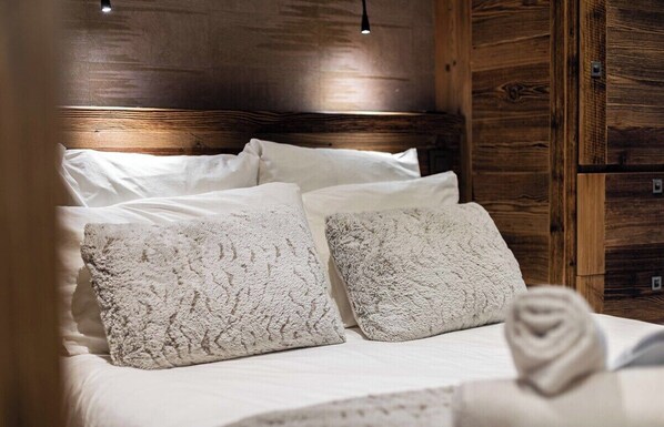 2 bedrooms, Internet, bed sheets