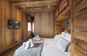 2 bedrooms, Internet, bed sheets