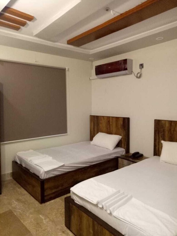 Comfort Double or Twin Room | Living room