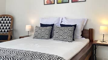 Habitación económica doble (RINDRA) | Cortinas opacas y sistema de insonorización