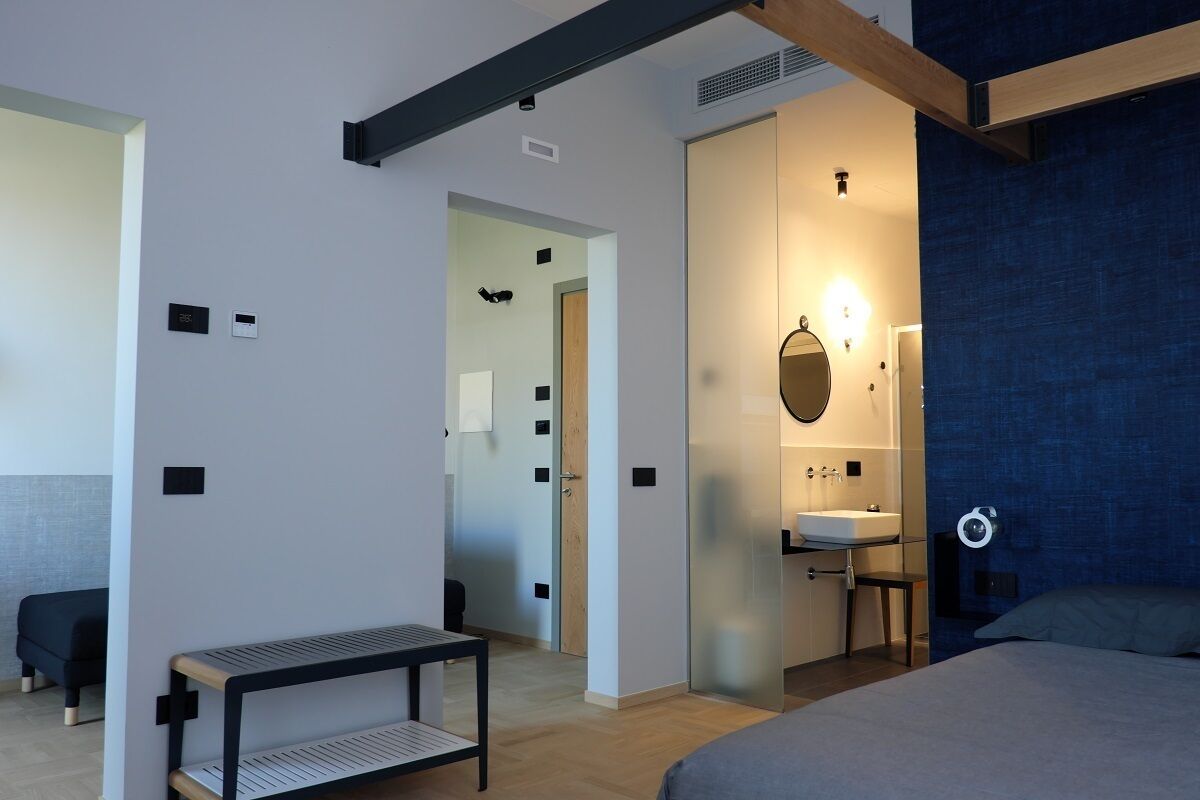 Vierbettzimmer, Balkon | Zimmersafe, Verdunkelungsvorhänge, schallisolierte Zimmer