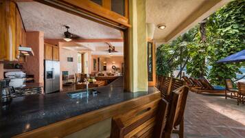 Luxury House | Sundeck