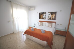 5 Schlafzimmer, Bügeleisen/Bügelbrett, kostenloses WLAN