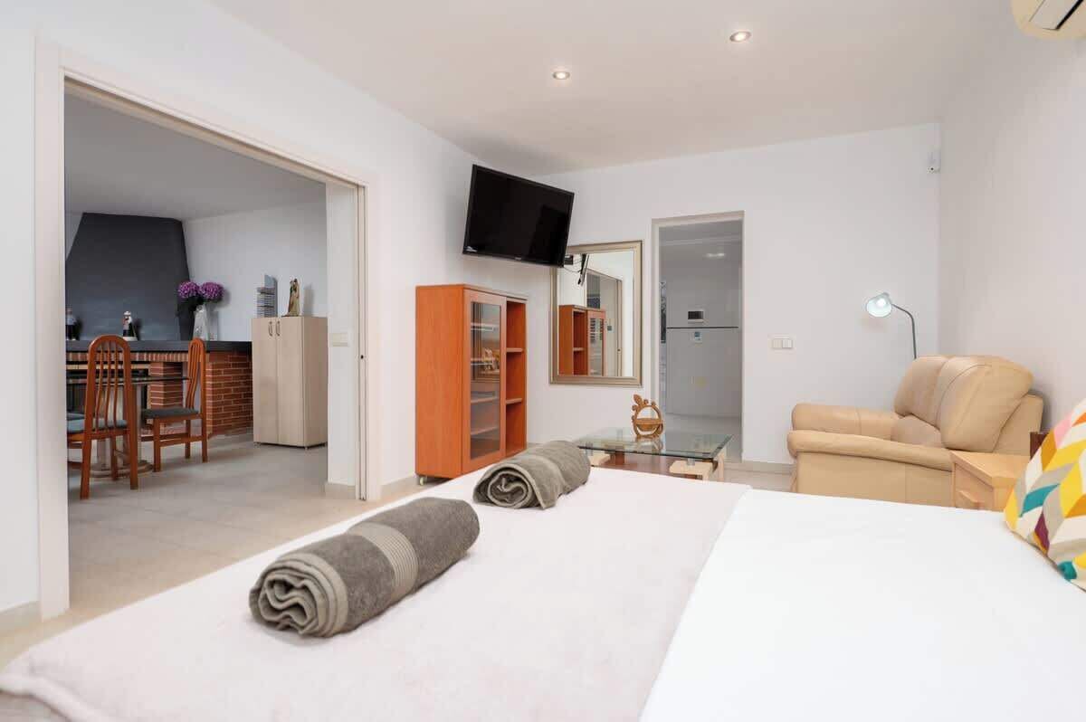 5 slaapkamers, een strijkplank/strijkijzer, gratis wifi