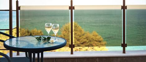 Classic Apartment, 1 Bedroom, Balcony, Sea View | Beach/ocean view