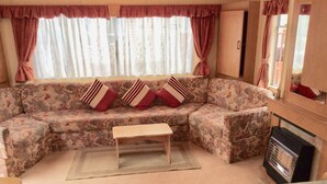 Classic Mobile Home | Living area - Quantock Orchard Caravan Park (Taunton)