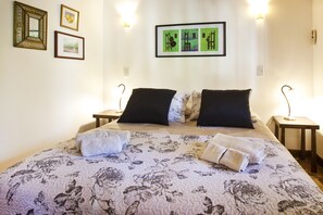 經典開放式客房 | 房內夾萬、免費 Wi-Fi、床單