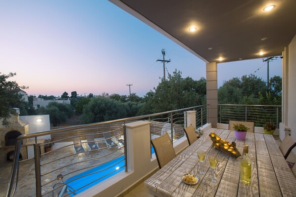 Villa, 4 habitaciones | Área de parrilladas y picnic