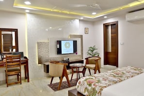 8 chambres, coffres-forts dans les chambres, Wi-Fi, draps fournis