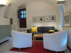 Living room - La Scala Within a Stunning 13th Century Setting (Castelbianco)