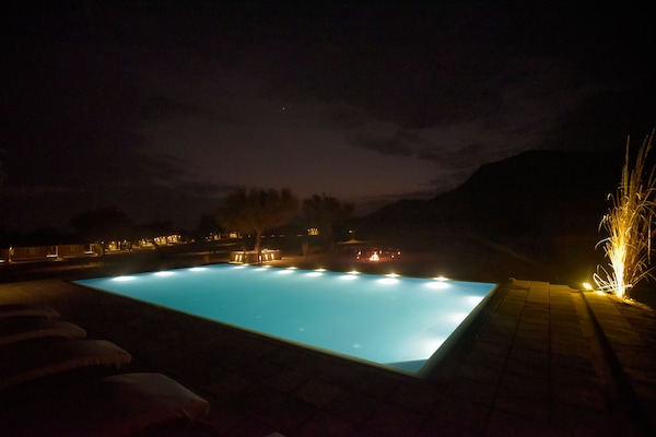 Infinity pool