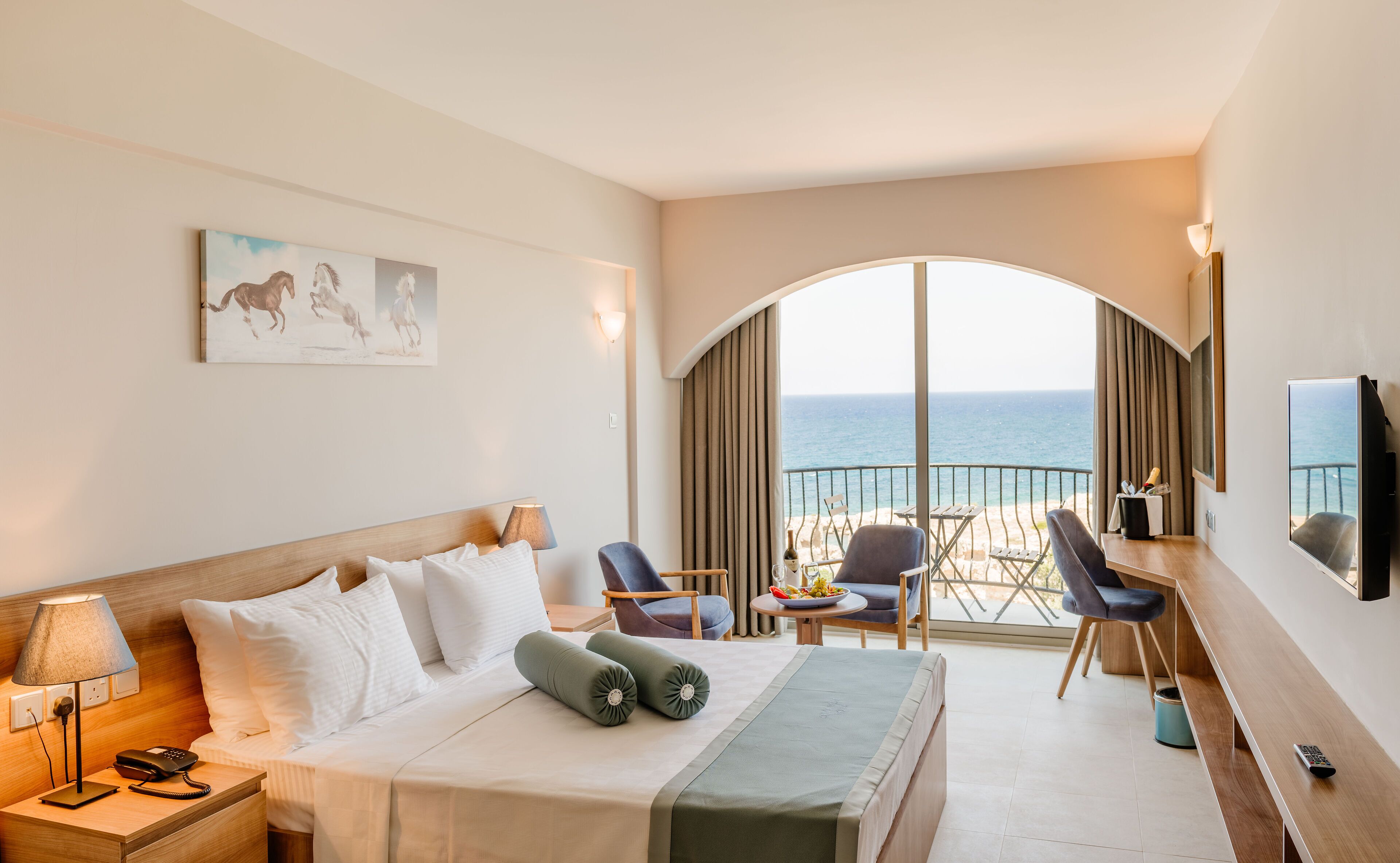 minibar, in-room safe, individually decorated, individually furnished