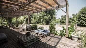 Suite, pemandangan danau | Teras/patio