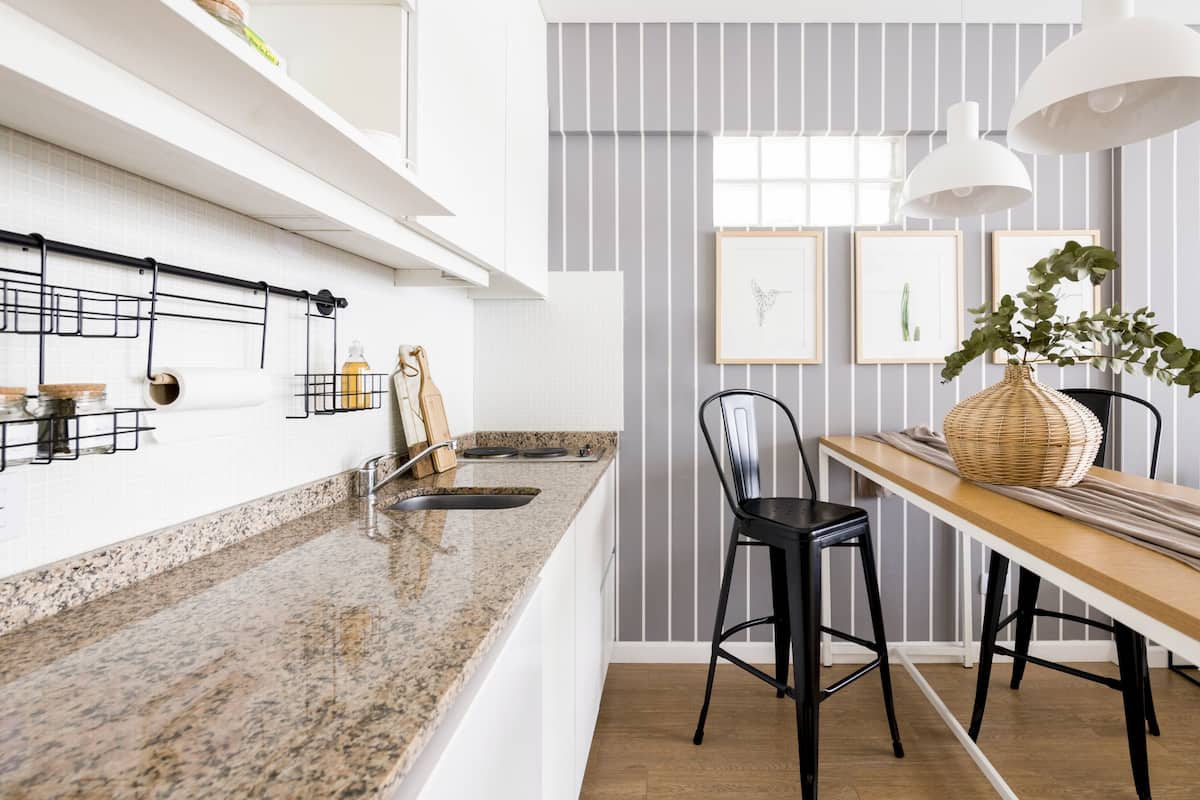 Studio | Eget kök | KylskÄp, mikrovÄgsugn, ugn och spishÀll