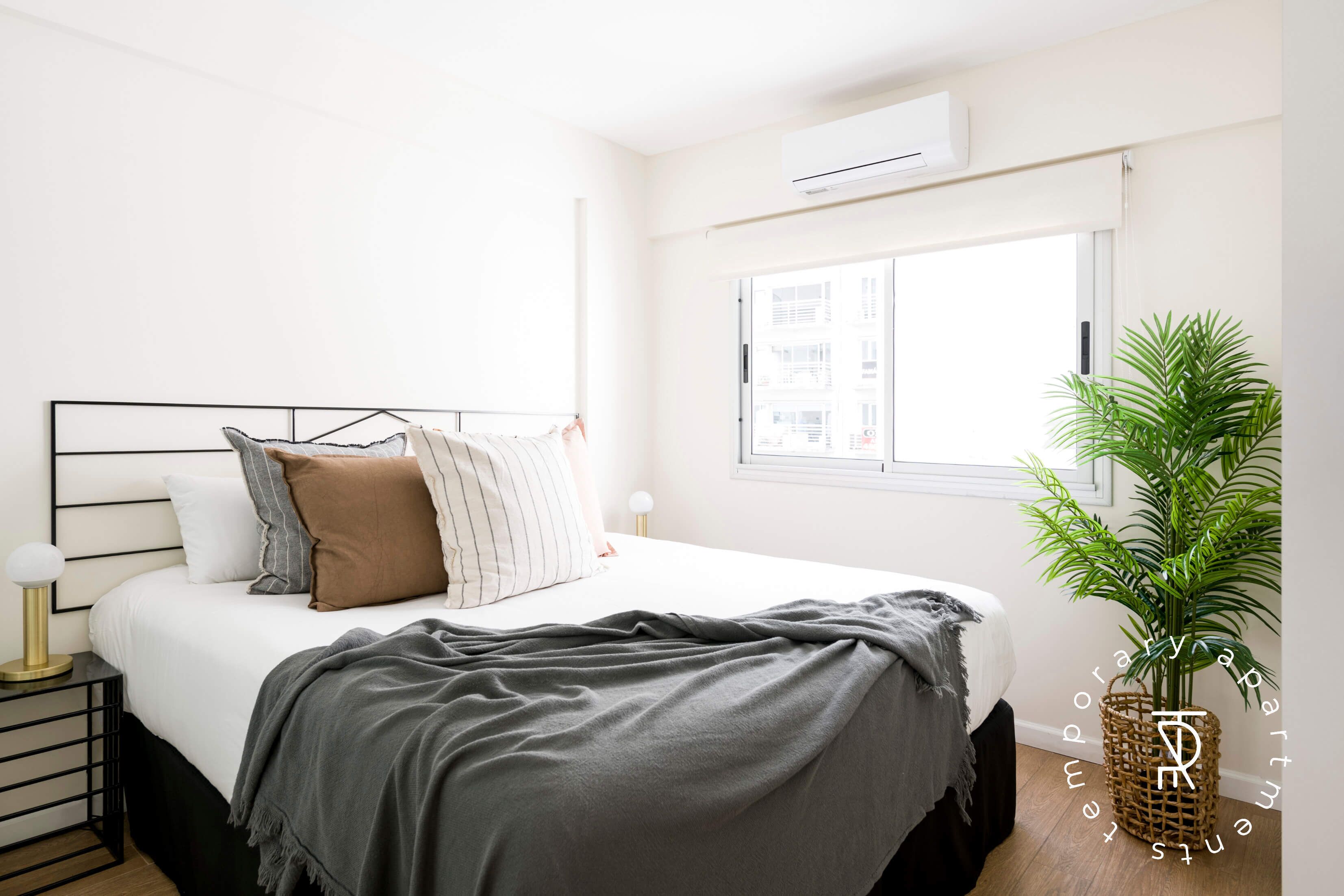 Hypo-allergenic bedding, down comforters, in-room safe