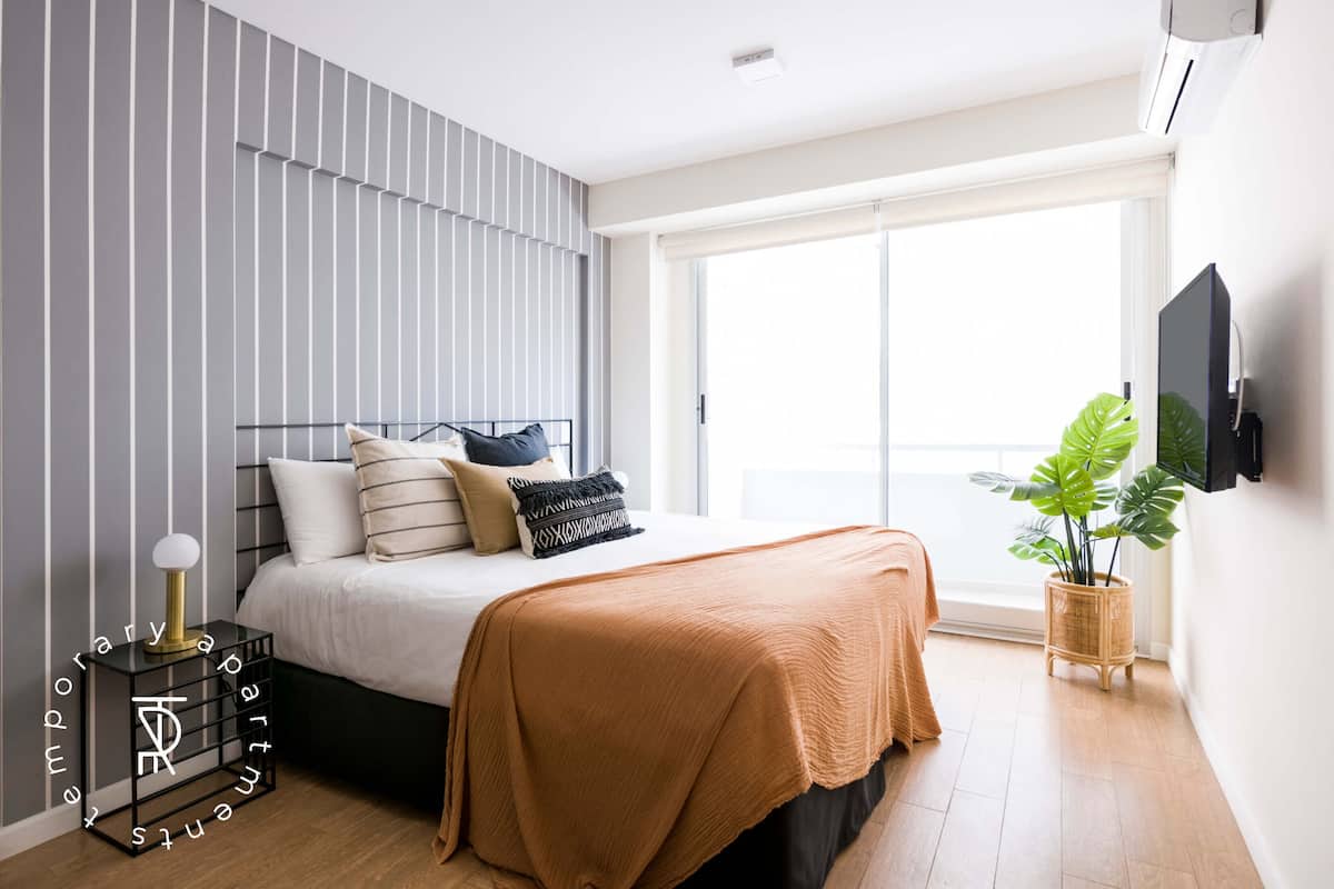 Studio | Hypo-allergenic bedding available, down comforters, in-room safe
