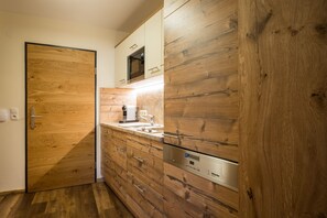 Studio (excl. EUR 80 Cleaning Fee) | Private kitchen | Fridge, oven, stovetop, dishwasher