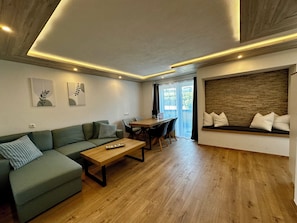 Comfort Condo | Living area - EifelAdventures (Berlingen)