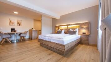 Apartment (Sonnenschein) | Blackout drapes, free WiFi, bed sheets