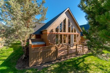 Image of Private Hot Tub, Cute Cabin, Family Eagle Crest Sunny Getaway!