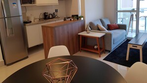 Apartemen | Area keluarga | Televisi LED 55-inci dengan saluran TV kabel, TV, dan Netflix