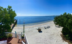 A la platja, gandules de platja i tovalloles de platja 