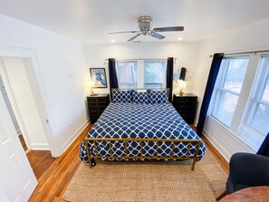 2 habitaciones, escritorio, tabla de planchar con plancha y wifi gratis 