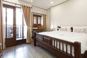 4 bedrooms, iron/ironing board, WiFi