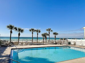 Udendørs pool, opvarmet pool