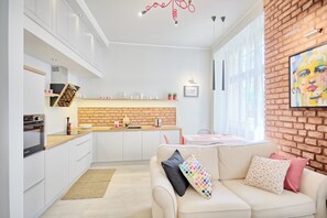 Apartamento superior | Quartos à prova de som, ferros/tábuas de passar roupa, Wi-Fi de cortesia