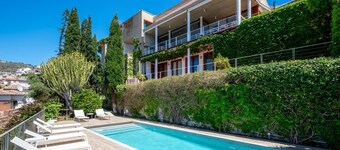 Lovely modern villa with private heated pool