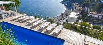 Lovely modern villa with private heated pool