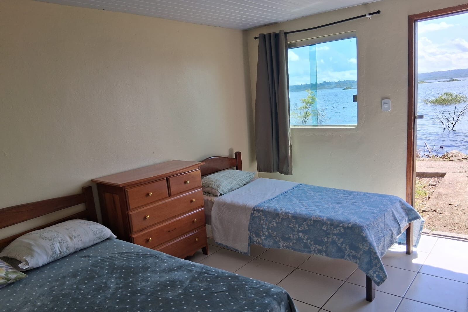 Superior Room | Blackout drapes, bed sheets