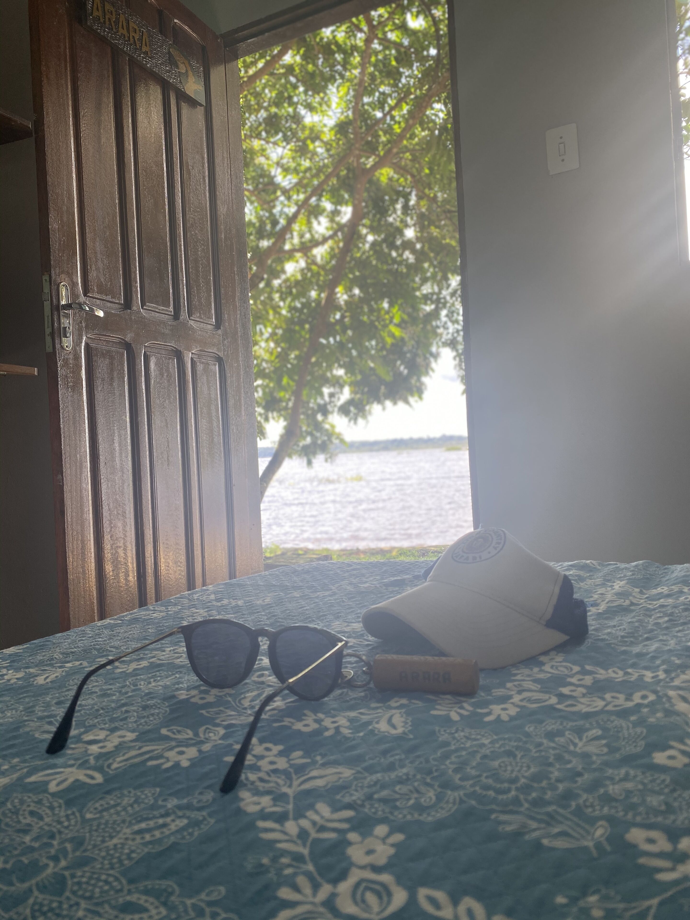 Habitació superior | Cortines opaques i roba de llit 