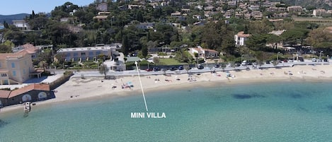 Beach nearby, sun loungers