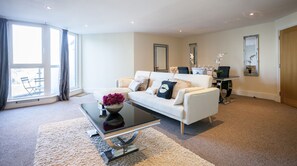 Departamento | Área de sala de estar | Televisión de pantalla plana 