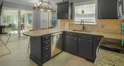 Sleeps 15, Entire Home, Deep Discounts for Longer Stays