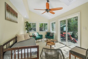 Interior - Sleeps 15, Entire Home, Deep Discounts for Longer Stays (Charlotte)