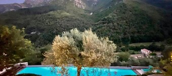 Oliveto stunning property with private garden